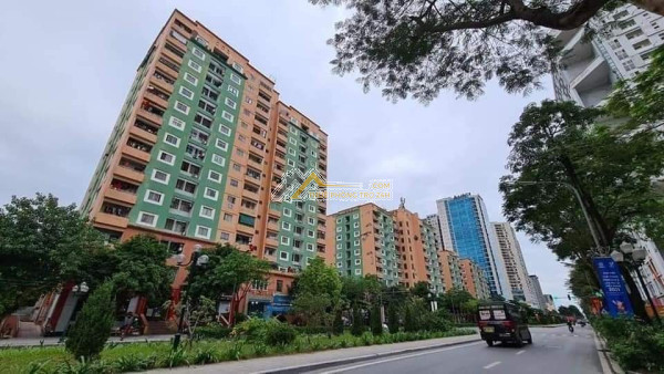 Cần cho thuê nhà hoàng quốc việt, cầu giấy, ô tô, kinh doanh, ở tốt.