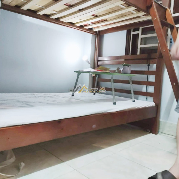 cho thuê nhà nguyên căn 1 trệt - 1 lầu ngay chợ q11