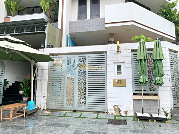 Nguyên căn hẻm 1/ đường 17 hbc làm văn phòng