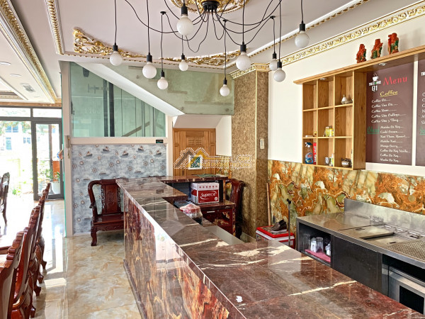 Nguyên căn hẻm 1/ đường 17 hbc làm văn phòng
