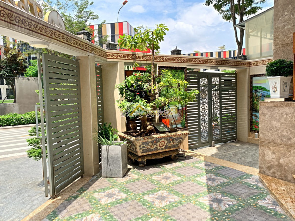 Nguyên căn hẻm 1/ đường 17 hbc làm văn phòng