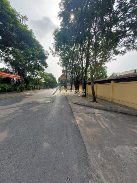 Cho thuê nhà 3tx60m2 ngọc hồi, 4pn mặt đường 13m, vỉa hè 3m kinh doanh đỉnh 6,5 triệu/tháng.