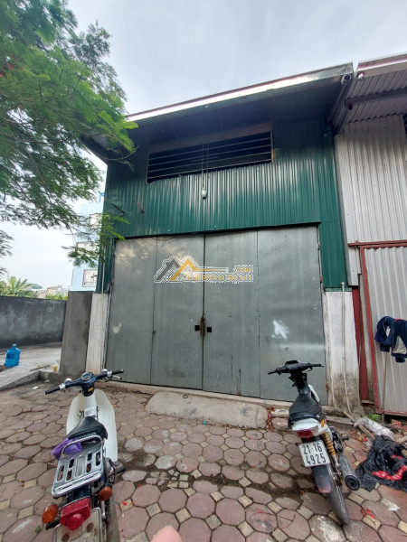 Nhà xưởng kho bãi t.đ.c quỳnh đô 101m2 – cao 6m – mt5m – gác xép 50m2 – ô tô 10 tấn đỗ cửa– vỉa hè