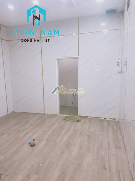 Cần cho thuê mặt tiền đường nguyễn ái quốc đường chính tt tp.biên hòa với diện tích 105m2 mà giá