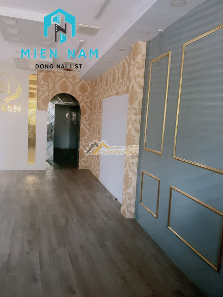 Cần cho thuê mặt tiền đường nguyễn ái quốc đường chính tt tp.biên hòa với diện tích 105m2 mà giá