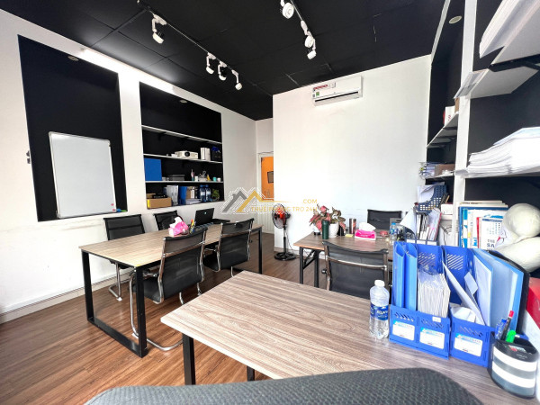 Cho thuê căn hộ tầng trung (có slot ô tô) tại the legend - 109 nguyễn tuân (nhân chính cũ), phường