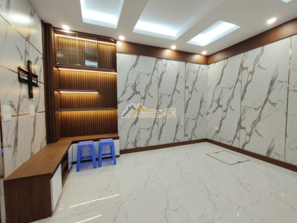 Chính chủ cần cho thuê tầng 1 làm mặt bằng kinh doanh.
- địa chỉ : ngõ 89 thái hà, đống đa, hà