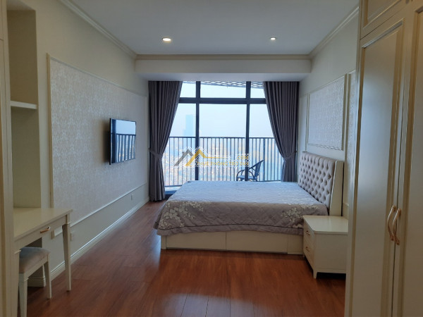cho thuê căn hộ 3 pn chung cư discovery 302 cầu giấy. lh giang 0981939517