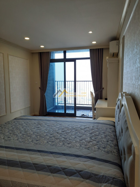 cho thuê căn hộ 3 pn chung cư discovery 302 cầu giấy. lh giang 0981939517