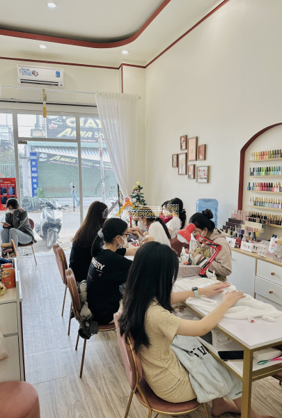 Chính chủ cần sang nhượng tiệm nâu nails và beauty tại nhà thờ đồng phát, quảng tiến, trảng bom,