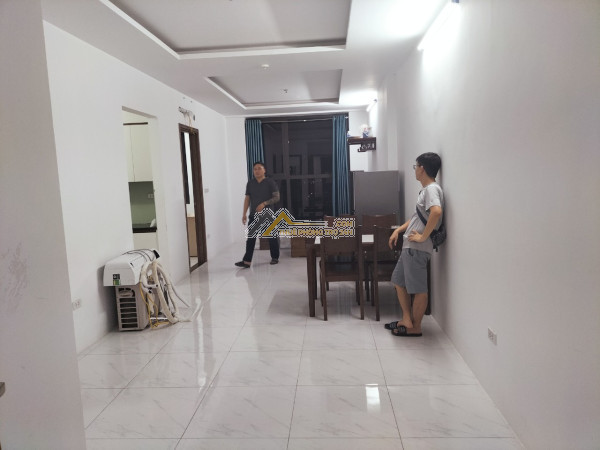 Mời thuê kho tại phố trung kính dt 200m2, mt 15m giá 20 triệu