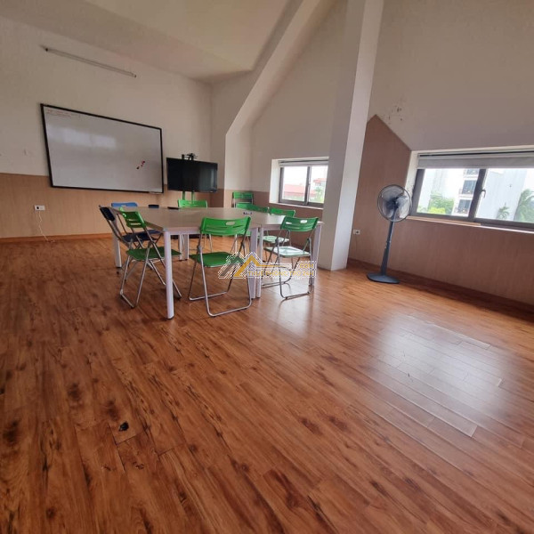 Cho thuê biệt thự mỹ đình sông đà, 200m2, 4 tầng làm spa, văn phòng, nhà ở