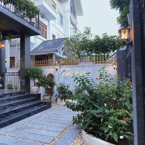Cho thuê biệt thự mỹ đình sông đà, 200m2, 4 tầng làm spa, văn phòng, nhà ở