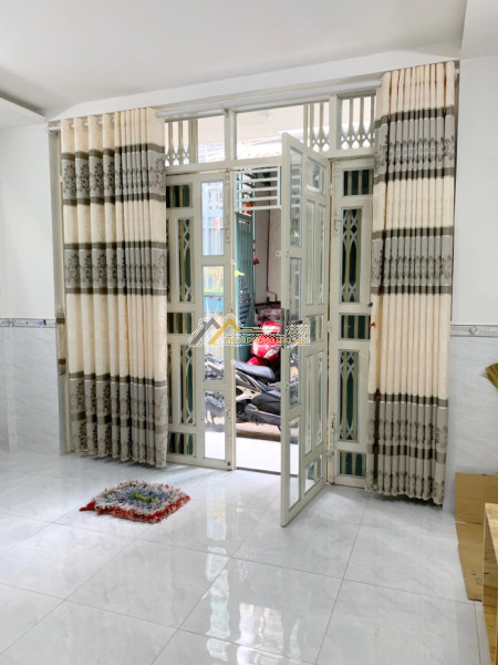 Cho thuê nhà (10x60m) mặt tiền Phạm Hùng xã Bình Hưng. Bình Chánh giáp Q8. Giá: 150 triệu/tháng