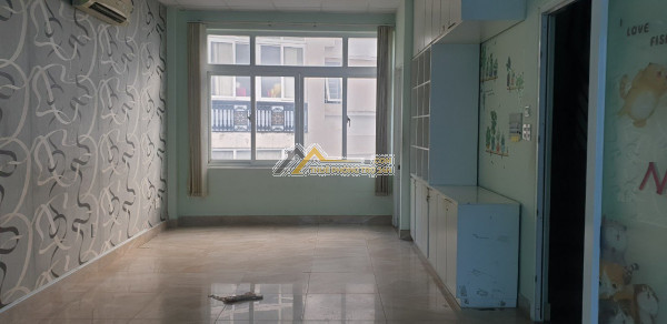 Nguyên căn hẻm 1/ ô tô nơ trang long 1 trệt 4 lầu