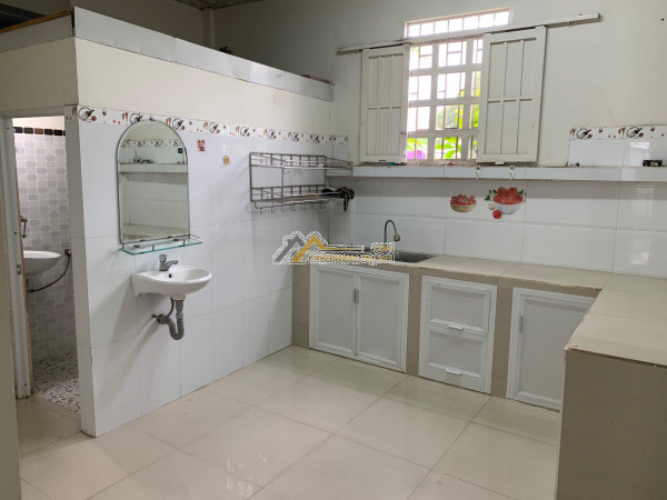 Chính chủ cần cho thuê nhà cấp 4 mới đẹp đối diện chung cư him lam quận 9