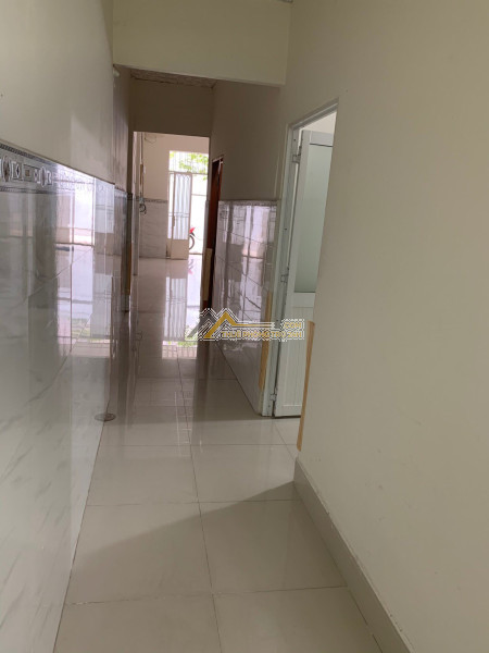 Chính chủ cần cho thuê nhà cấp 4 mới đẹp đối diện chung cư him lam quận 9