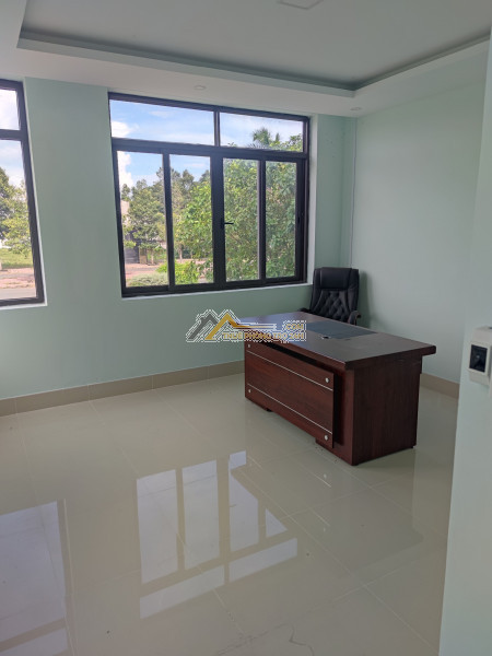 Mặt tiền lô góc đường hùng vương, tân an, long an 63m2 ( chính chủ)