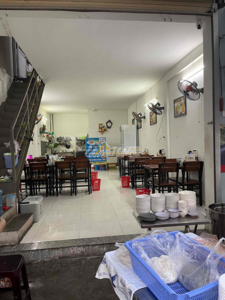 Cần sang quán phở gà 91 tại địa chỉ 710/2 phan văn trị, phường 10, quận gò vấp, tp hồ chí minh