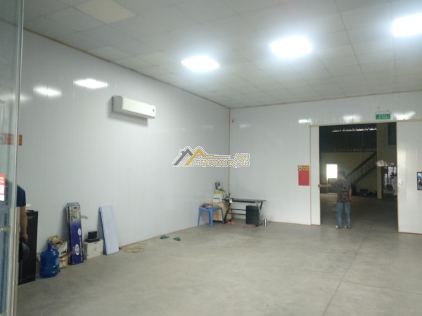 Cần cho thuê kho xưởng rộng 270m2 tại mặt đường 208, quốc lộ 17b, thị trấn an dương