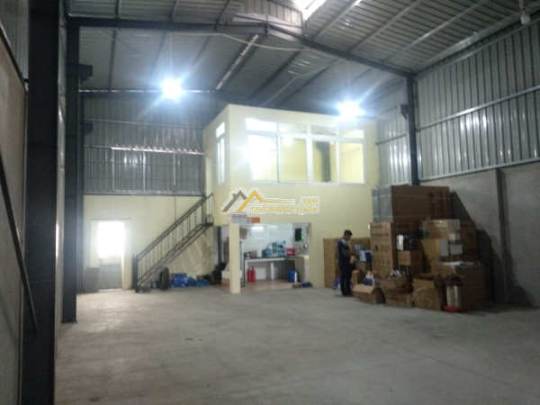 Cần cho thuê kho xưởng rộng 270m2 tại mặt đường 208, quốc lộ 17b, thị trấn an dương