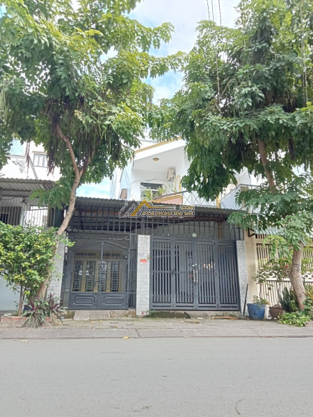 Nhà cho thuê 2 căn liền kề đường hồ thành biên,f4,q8