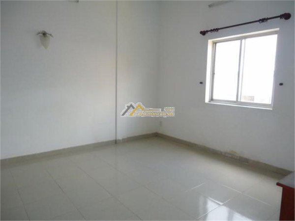 Cho thuê mặt bằng + vp cty tầng trệt 60m2, bình tân.