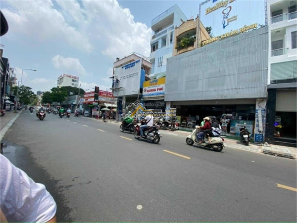 Văn phòng + showroom 60m2, lê văn quới, bình tân.
