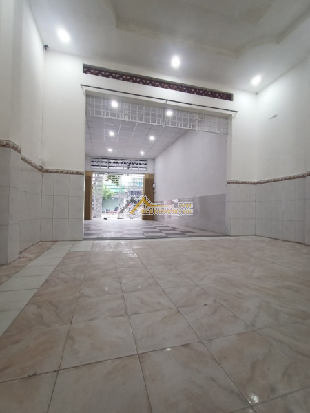 Nhà 3 tầng cho thuê thích hợp ở hoặc làm căn hộ dịch vụ