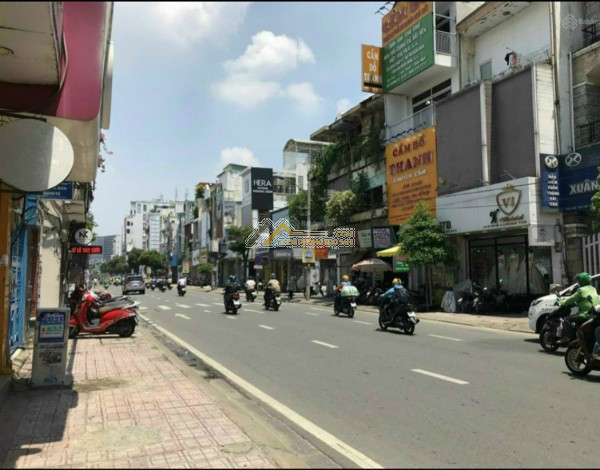 Cho thuê nhà số 333a đường an dương vương, p3, q5 giá thuê 60 triệu trên tháng, có thương lượng