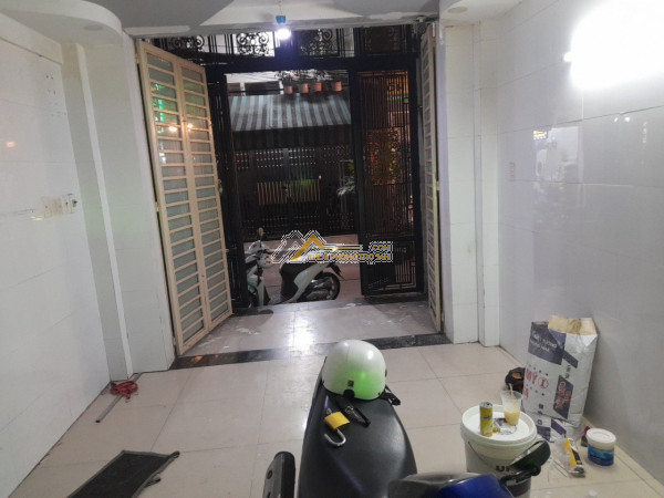 Tòa nhà mặt tiền đường điện biên phủ, phường 4, quận 3, kết cấu: 1 trệt 5 lầu,