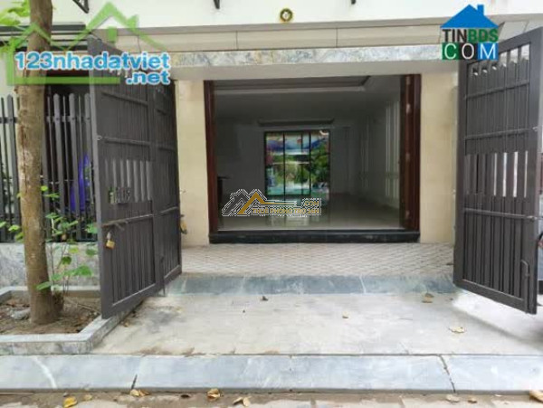 Cho thuê t1 nhà liền kề 82 nguyễn tuân, thanh xuân dt65m2 giá 16tr/th