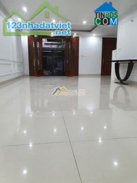 Cho thuê t1 nhà liền kề 82 nguyễn tuân, thanh xuân dt65m2 giá 16tr/th