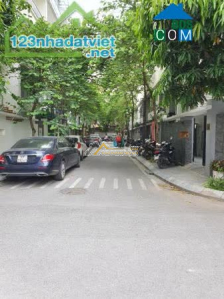 Cho thuê t1 nhà liền kề 82 nguyễn tuân, thanh xuân dt65m2 giá 16tr/th