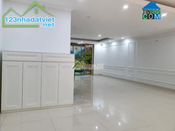 Cho thuê t1 nhà liền kề 82 nguyễn tuân, thanh xuân dt65m2 giá 16tr/th