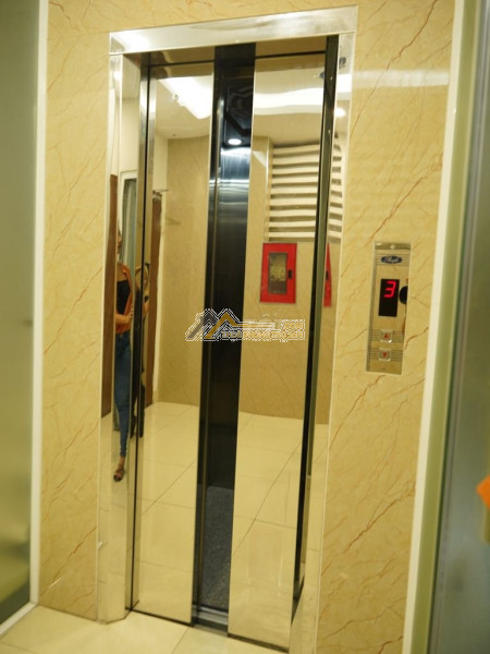 Cho thuê nhà số 400a đường điện biên phủ, phường 11, quận 10, gần cxdt kết cấu: 1 trệt 5 lầu,