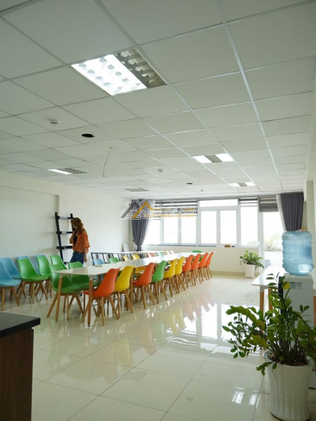 Cho thuê nhà số 400a đường điện biên phủ, phường 11, quận 10, gần cxdt kết cấu: 1 trệt 5 lầu,