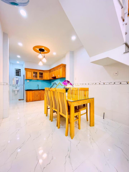 Bán nhà hẻm 4m nhật tảo, phường 4, quận 10, 3 tầng, 3.7 tỷ