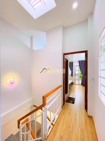 Bán nhà hẻm 4m nhật tảo, phường 4, quận 10, 3 tầng, 3.7 tỷ