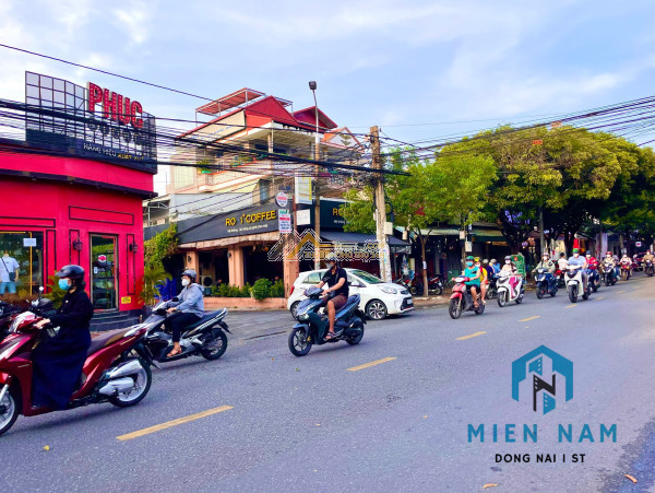 Cho thuê nhà 1 trệt 1 lầu nguyễn ái quốc 20triệu thoáng đẹp