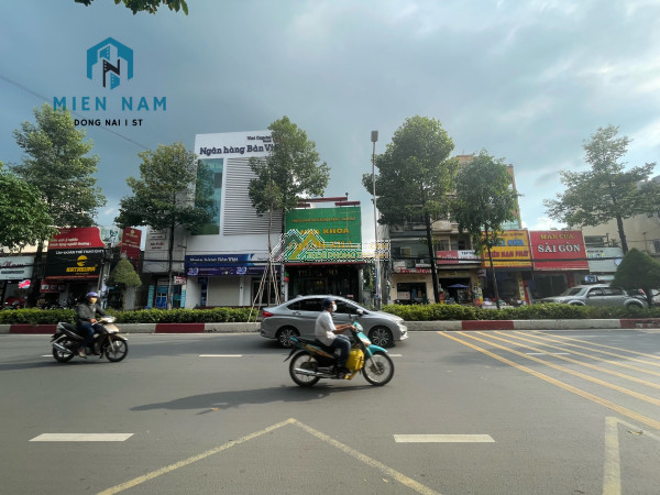 Cho thuê nhà 1 trệt 1 lầu nguyễn ái quốc 20triệu thoáng đẹp