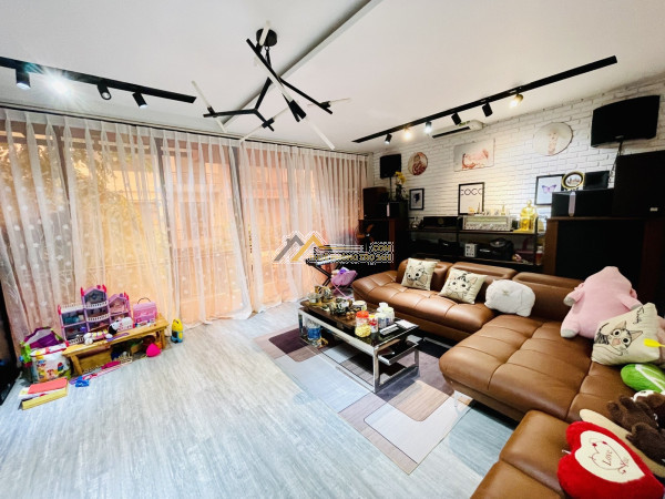 Nhà đẹp 3 tầng sơn trà-gần khu eurovilla trần hưng đạo-tặng lại nội thất-về ở ngay-giá tốt.