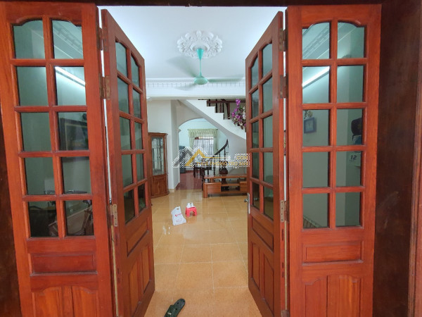 Cho thuê nhà nguyên căn tại phố định công thượng 48m2, nhà 3.5 tầng đẹp