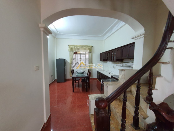 Cho thuê nhà nguyên căn tại phố định công thượng 48m2, nhà 3.5 tầng đẹp