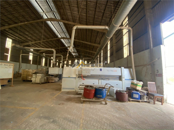 cho thuê nhà nguyên căn mặt tiền ngang 12m thông suốt. đường phạm văn thuận