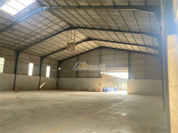 cho thuê nhà nguyên căn mặt tiền ngang 12m thông suốt. đường phạm văn thuận