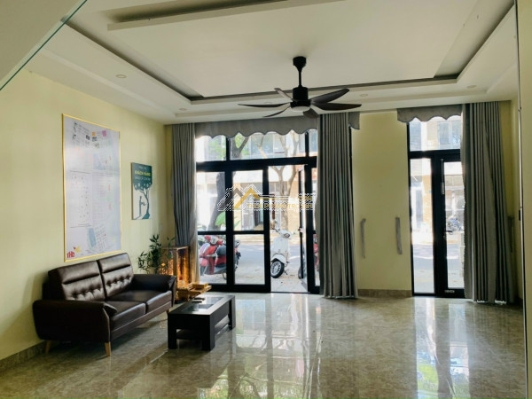 Cho thuê nhà nguyên căn shophouse khu đô thị fpt da nang