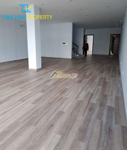 Nhà 3 tầng trống suốt, ngang gần 8m, đường phan đăng lưu, hải châu, đà nẵng