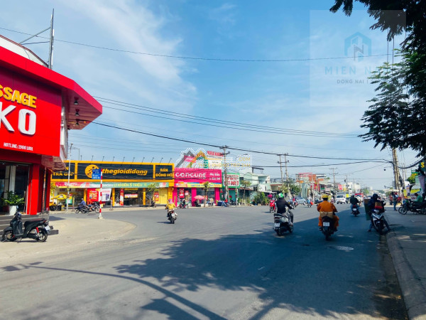 Cho thuê toà nhà 5 lầu mặt tiền nguyễn ái quốc có hầm xe