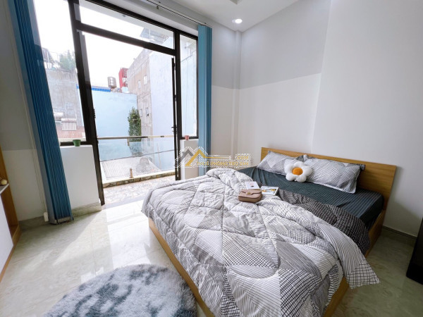 Cho thuẻ phòng có ban công nguyễn thị thập quận 7